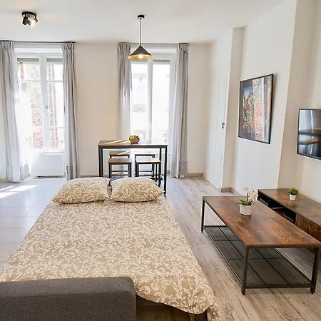 Апартаменты Le Republique-cosy 4 Pers-oullins-lyon Centre Уллен